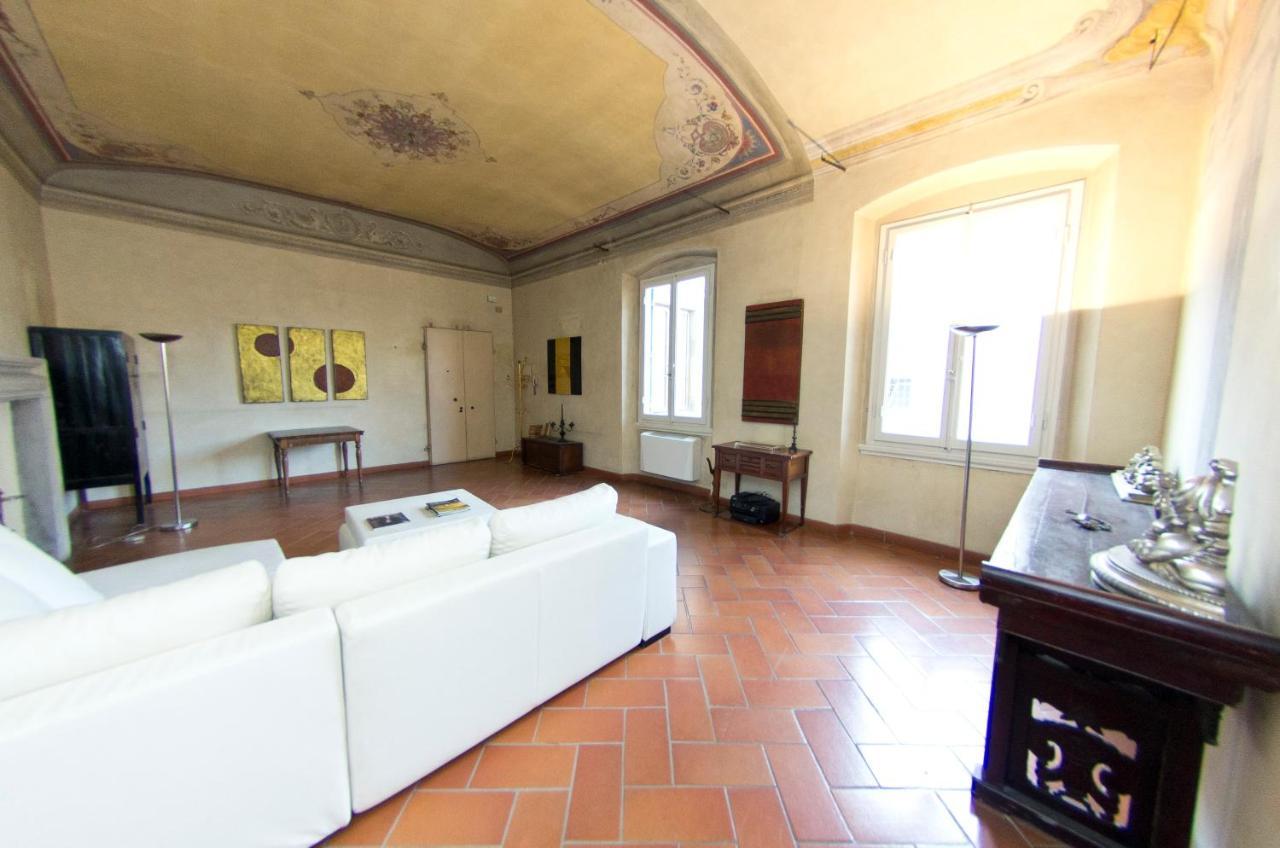 Traviata Appartamento Storico - Palazzo Tolomei ฟลอเรนซ์ ภายนอก รูปภาพ