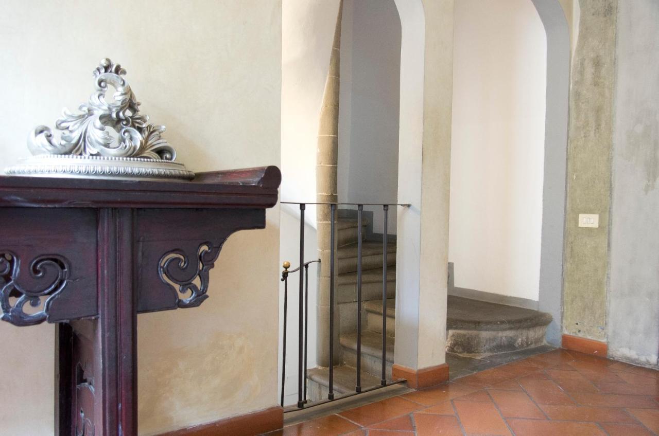 Traviata Appartamento Storico - Palazzo Tolomei ฟลอเรนซ์ ภายนอก รูปภาพ
